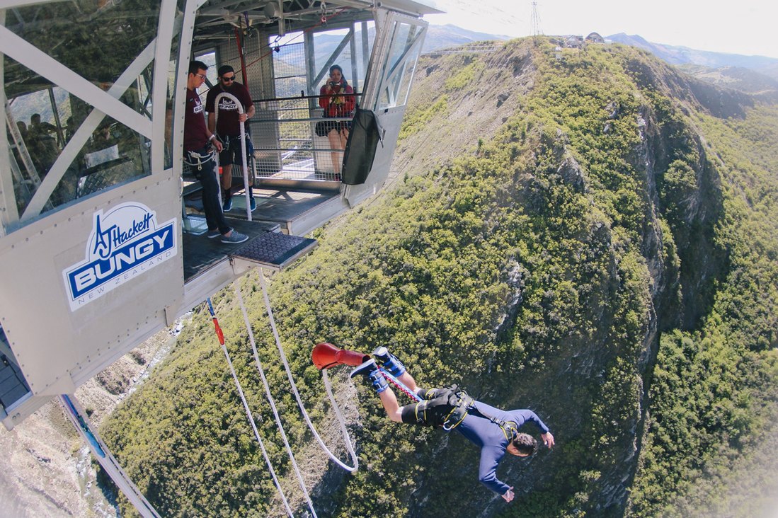 Nevis Bungy jumping